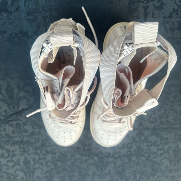 (GS) Nike SF Nike Air Force 1 Mid
'Silt Red' AJ0424-600 size 6Y - Picture 8 of 12